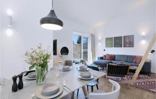 Awesome Home In Lembruchdümmer See