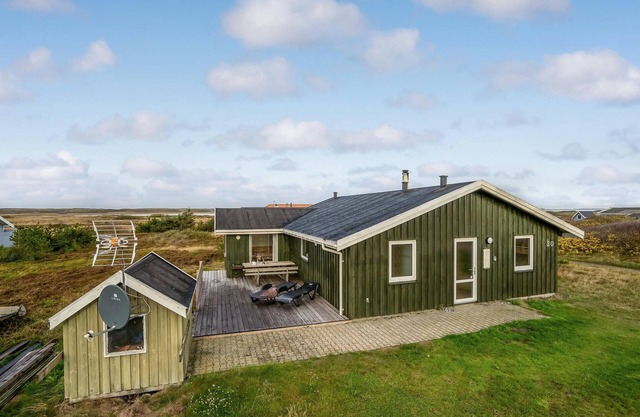 Awesome home in Lemvig with WiFi