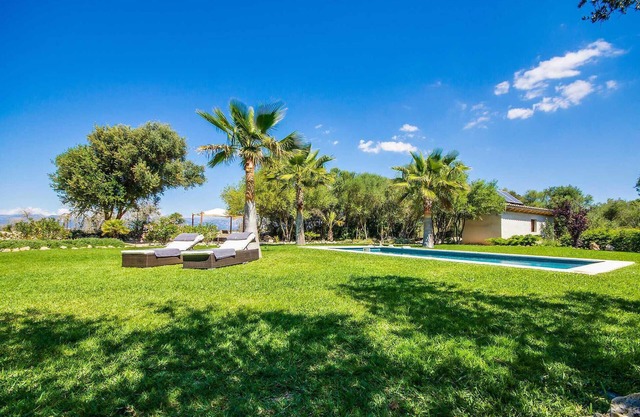 Awesome home in Llubi