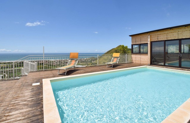 Awesome home in Mondragone