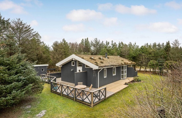 Awesome home in Pandrup with WiFi