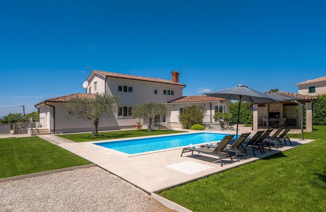 Awesome home in Porec