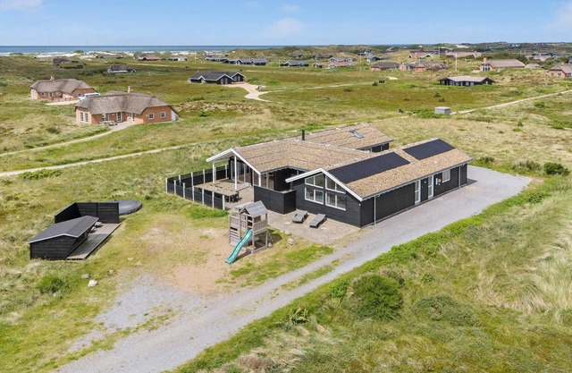 Awesome home in Ringkøbing with sauna