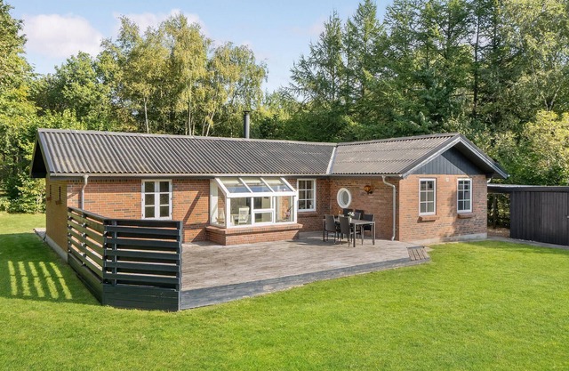 Awesome home in Toftlund with kitchen
