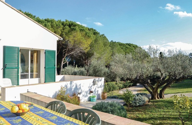 Awesome home in Toulon