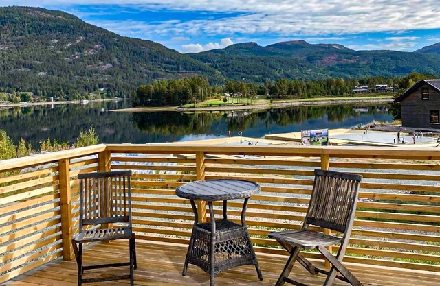 Awesome home in Vrådal with lake view