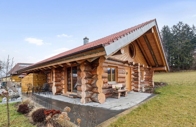 Awesome home in Waffenbrunn with sauna