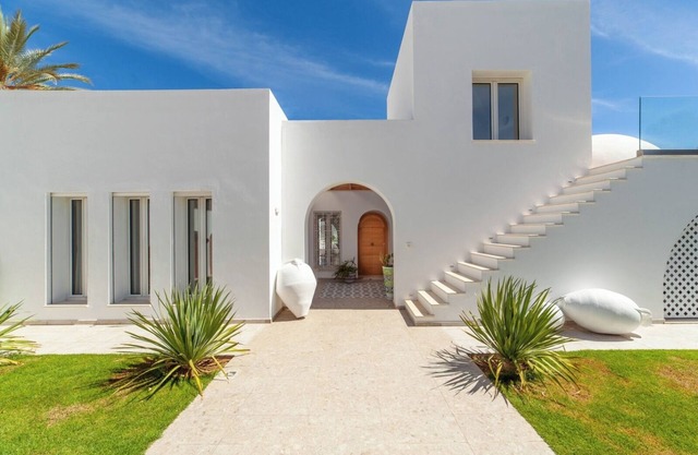 AZUL VILLA, 5 minutes from the beach, Luxury Villa super for families.