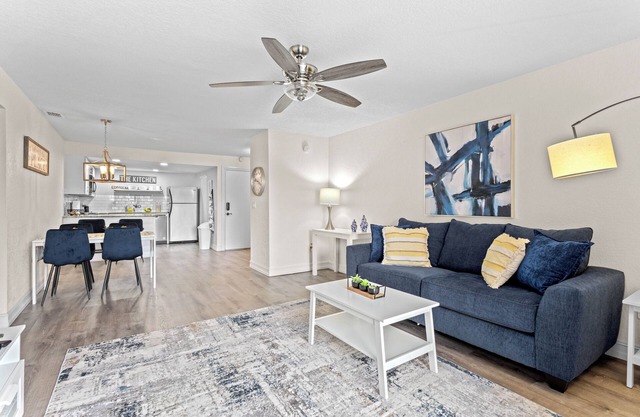 Azure Bliss 2/2, 6 min from Siesta +heated pool