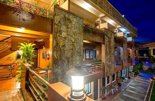 Azure Coast: 1-Bedroom Oasis