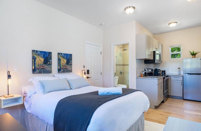 Azure: Mins to Las Olas & Beach