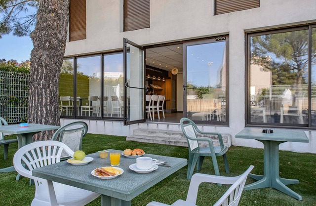 B&B HOTEL Nîmes Ville Active