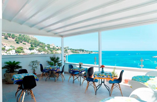 B&B Una Terrazza sul Golfo di Sferracavallo