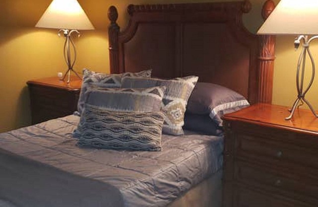 B14 * Comfy 1 BR * WiFi * SmartTV * FULL Kitchen * Parking * Walk Everywhere!