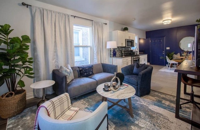 Baby Blu 6-Bed | Sleeps 14 | 15 min Chicago/O'hare
