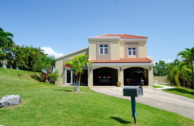 BACK TO BUSINESS nGolf Cart,Swimming Pool, generator & Breathless Scenic Views!
