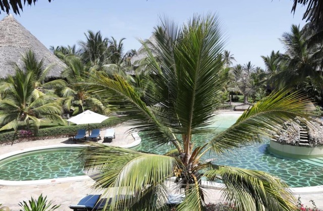 Baharini Beach Cottage on Ocean beach drive