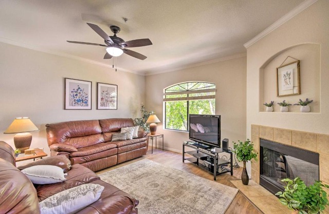 Balcony Resort-Style Scottsdale Condo!
