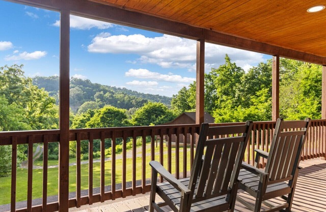 Balk Retreat/MountainViews/HotTub/Firepit