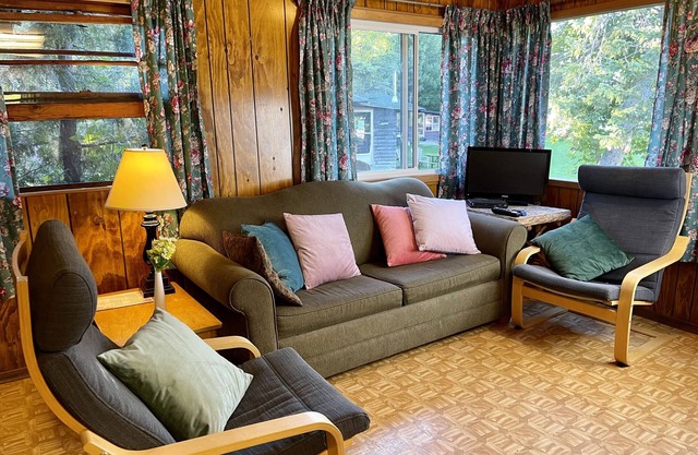 Balsam Lake Villa Cottages: 2-Bedroom Cottage #5