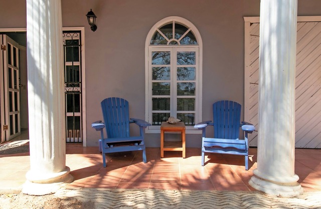 Bamboo Hideaway: Serene, Tropical Lower Unit Retreat