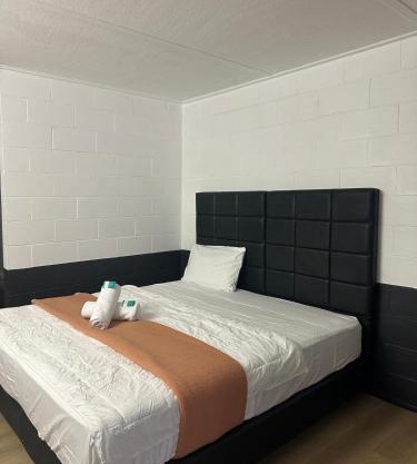 Ban Ban Springs Roadhouse and Motel