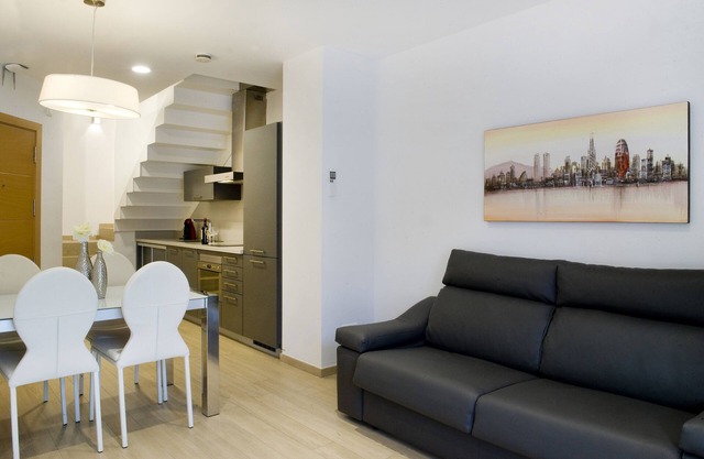 BARCELONA | APT WITH TERRACE FOR 4¦
