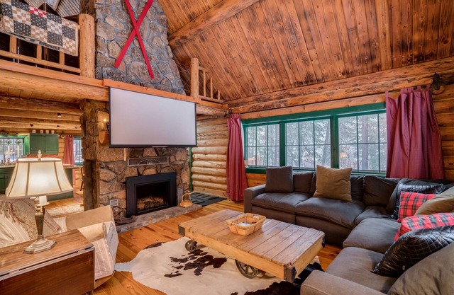 Barenhutte - Whimsical Cabin In The Woods