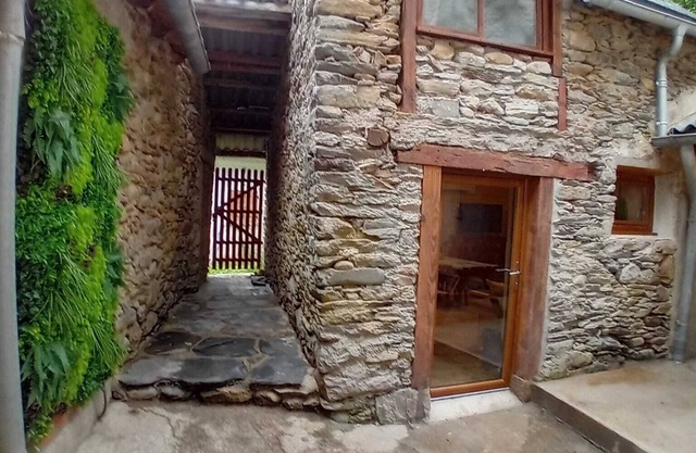 Barn at the foot of the trails