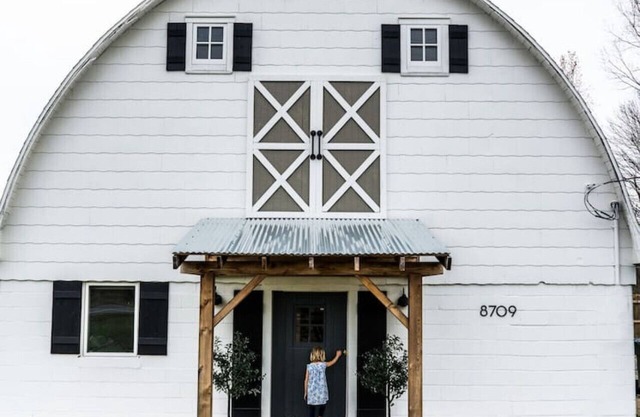 Barn of Three Oaks near Lake Michigan Journeyman