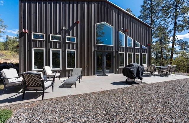 Barndominium, Privacy, Family Retreat!