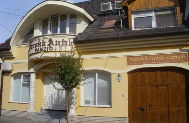 Barokk Antik Guest House