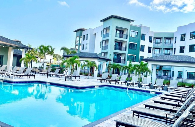 Barsala l 1BD w/Pool and Yoga Studio