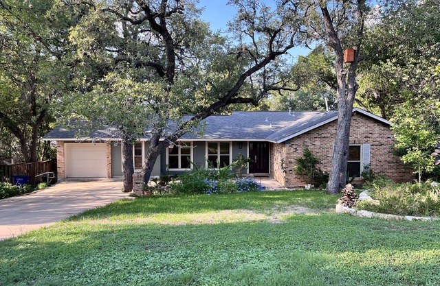 Barton Hills house close to Barton Springs Pool