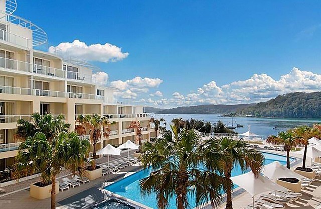 BASE Holidays - Ettalong Beach Premium Apartments