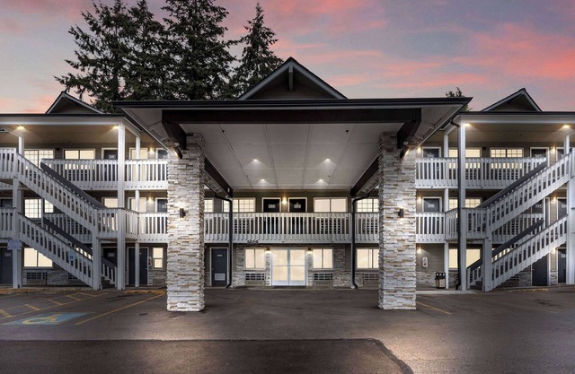 Basecamp Puyallup a Travelodge by Wyndham