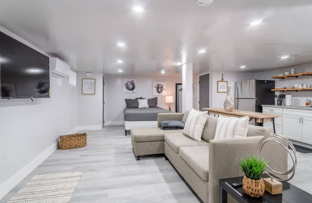 Basement Studio Apt 5 Mins to Hershey Park