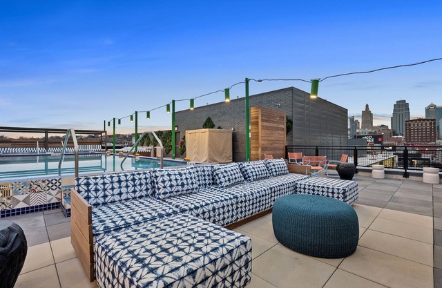 Bask in the Beauty of our Stunning Oasis, Situated near Kauffman Stadium 358