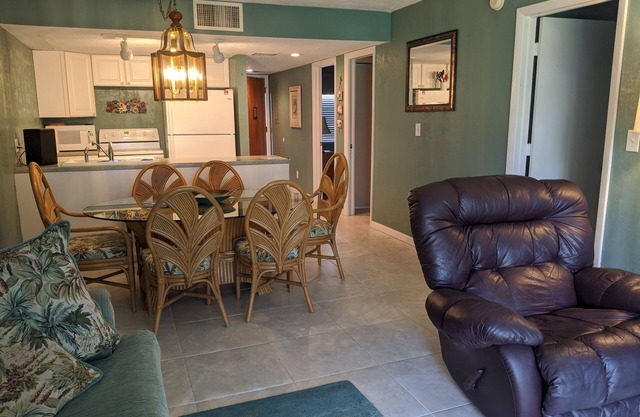 Bass & Fun Condominiums on Lake Okeechobee, 2/2 Condo. n