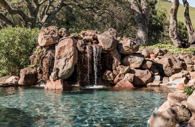 Bay Area Refuge- Waterfall/Cave-Spa, Pool, Breathtaking Views and Hiking