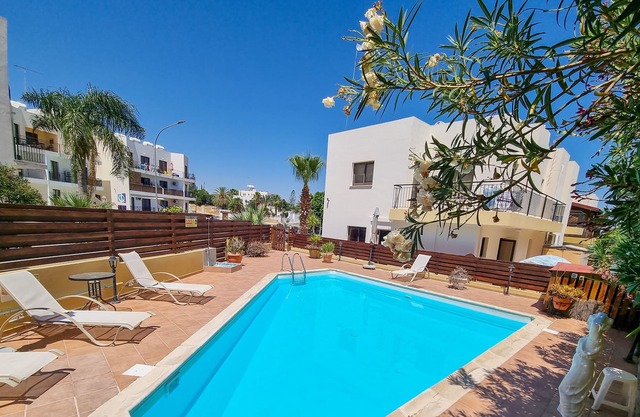 Bay Bliss Pool Apartment