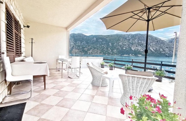 Bay Terrace Apartment