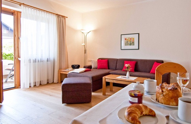 Bayersaege, 2nd room, ground floor, 2 balconies, East - Apartments Trinkl