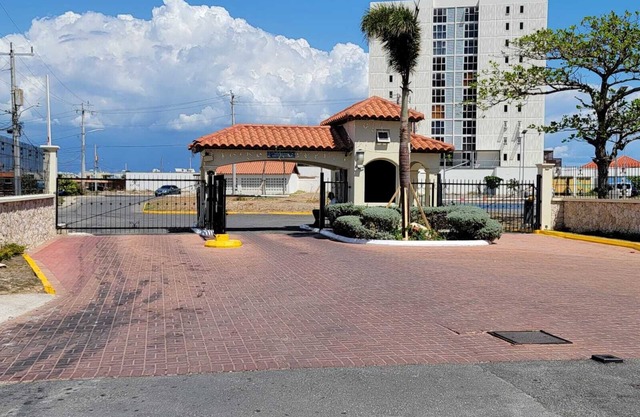 Bayfront Villas and Apt