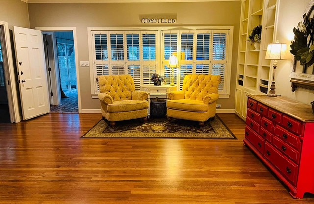 Baylor Home -Hidden Gem it’s your home away from home! Come feel the warmth!