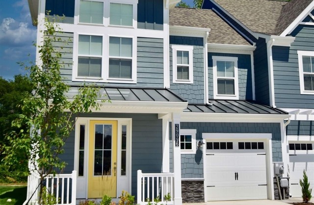 Bayside * 4 BR SEA BIRD Townhouse near Fenwick Island w 2.5 BA, Sleeps 10
