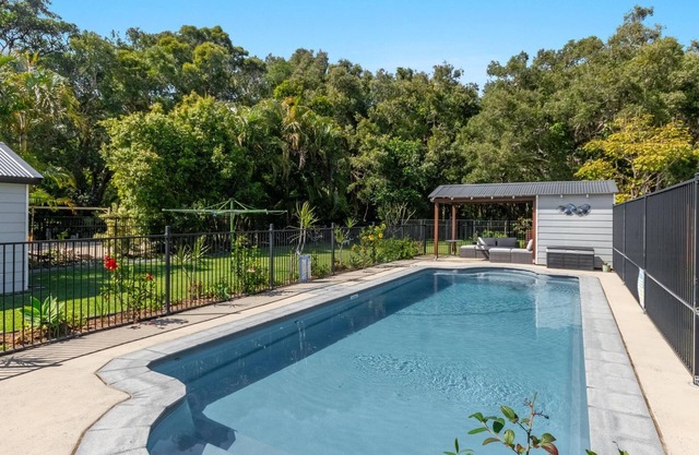 Bayview Beach House | Pet Friendly home with a pool