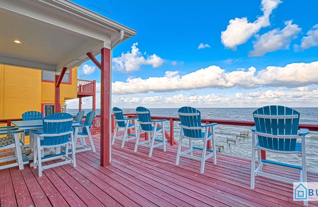 Bayview, Waterfront, Hot Tub, Fishing, Sleeps 14