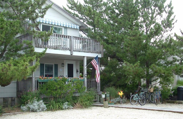 Beach apt., close to water, close to town. Fall '25 ready 4 you. 2month minimum