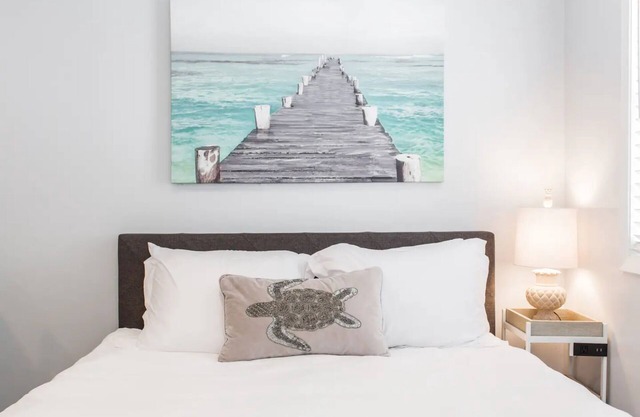 Beach Bungalow Getaway ★ Chain O Lakes